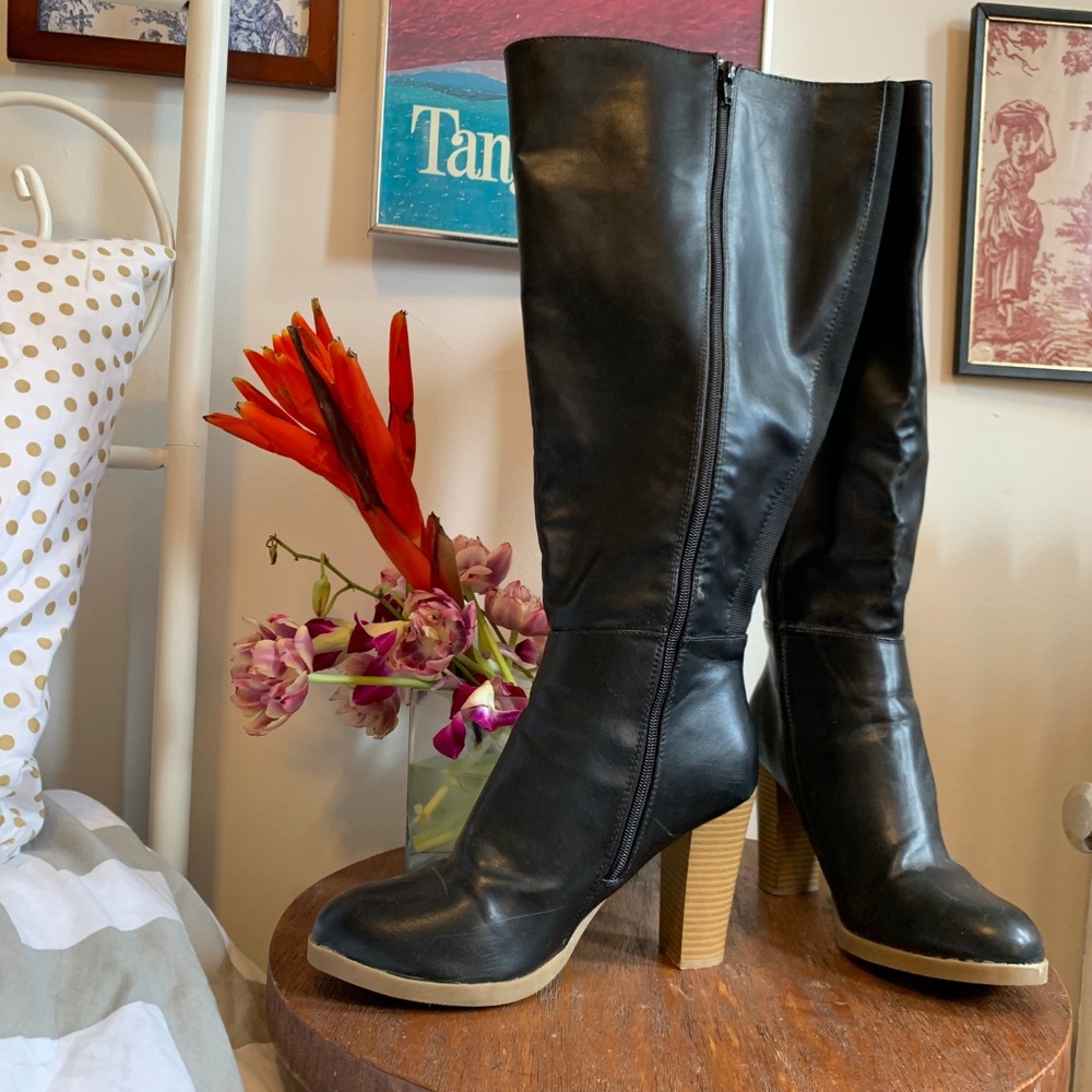 Wide-calf faux leather heeled zip elastic boots 3"